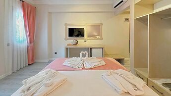 Casa De Levi̇ssi̇ Hotel Oludeni̇z