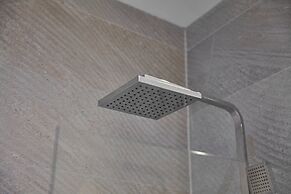 Host Stay Three Graces Getaway