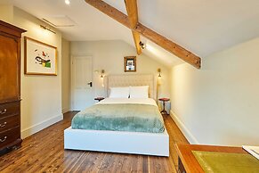 Host Stay The Rooftop Gallery