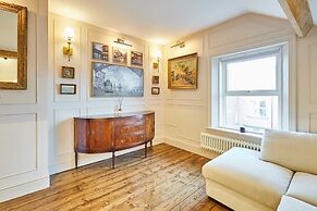 Host Stay The Rooftop Gallery