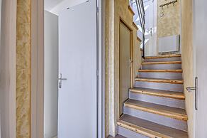 Apartment in Mountain Gateway