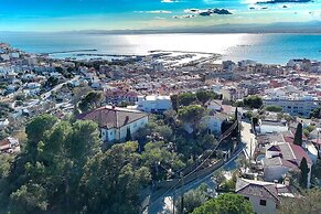 Pretty Apartment With Balcony