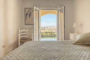 Pretty Apartment With Balcony