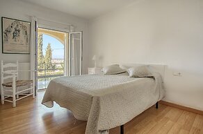 Pretty Apartment With Balcony