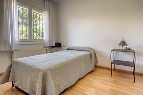 Pretty Apartment With Balcony