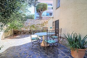 Pretty Apartment With Balcony