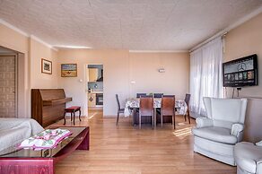 Pretty Apartment With Balcony