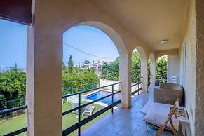 Pretty Apartment With Balcony