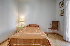 Pretty Apartment With Balcony