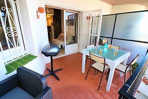 Spacious Apt. With Barbecue in Roses