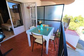 Spacious Apt. With Barbecue in Roses