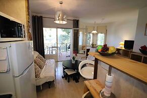 Spacious Apt. With Barbecue in Roses