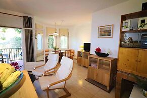 Spacious Apt. With Barbecue in Roses