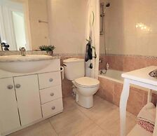 Spacious Apt. With Barbecue in Roses