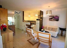 Spacious Apt. With Barbecue in Roses