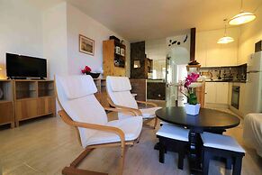 Spacious Apt. With Barbecue in Roses