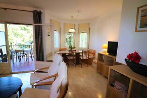 Spacious Apt. With Barbecue in Roses