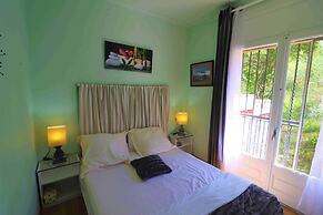 Spacious Apt. With Barbecue in Roses