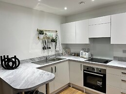 Cozy 2-bed Apartment in Grays