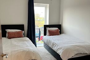 Cozy 2-bed Apartment in Grays