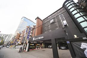 CHESS HOTEL