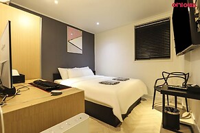 CHESS HOTEL