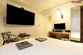 CHESS HOTEL