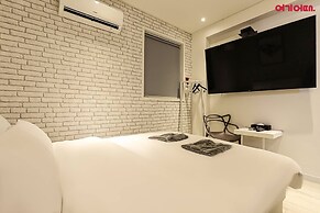 CHESS HOTEL