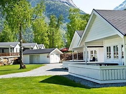 Spacious Holiday Home in Kinsarvik