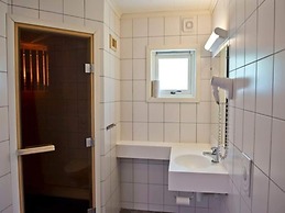 Spacious Holiday Home in Kinsarvik