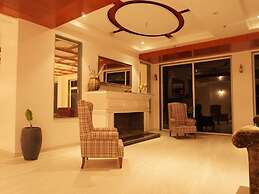 Astra Resort and Caffe