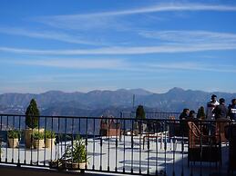 Astra Resort and Caffe