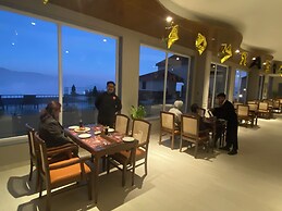 Astra Resort and Caffe