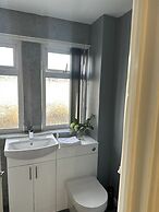 Sark Drive Serenity-cosy 3BR House in Birmingham