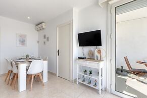 Pretty Apartment With Balcony