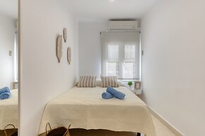 Pretty Apartment With Balcony