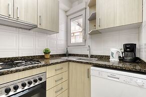 Pretty Apartment With Balcony