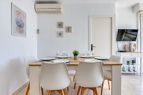 Pretty Apartment With Balcony