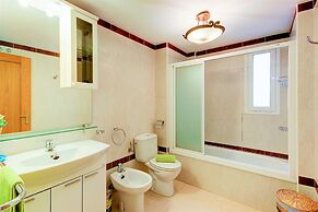 Apartment With Scenic View