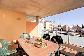 Apartment With Scenic View