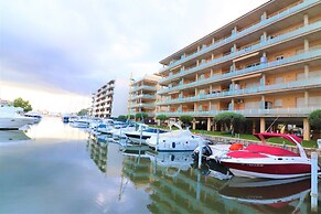 Apartment With Scenic View