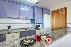 Apartment With Scenic View