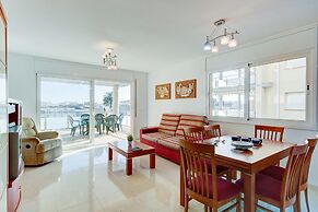 Apartment With Scenic View