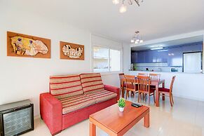 Apartment With Scenic View