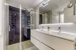 Apartment in Roses Near Rock Beach