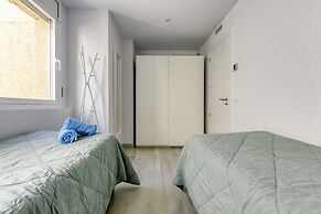 Apartment in Roses Near Rock Beach