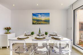 Apartment in Roses Near Rock Beach