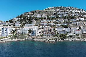 Apartment in Roses Near Rock Beach