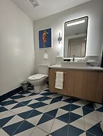 Lux Studio W City Views and Pool