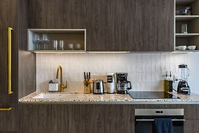 Lux Studio W City Views and Pool